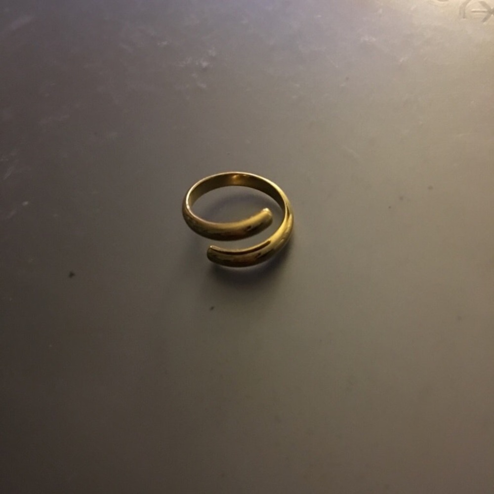 Ring - Picture 2 of 2